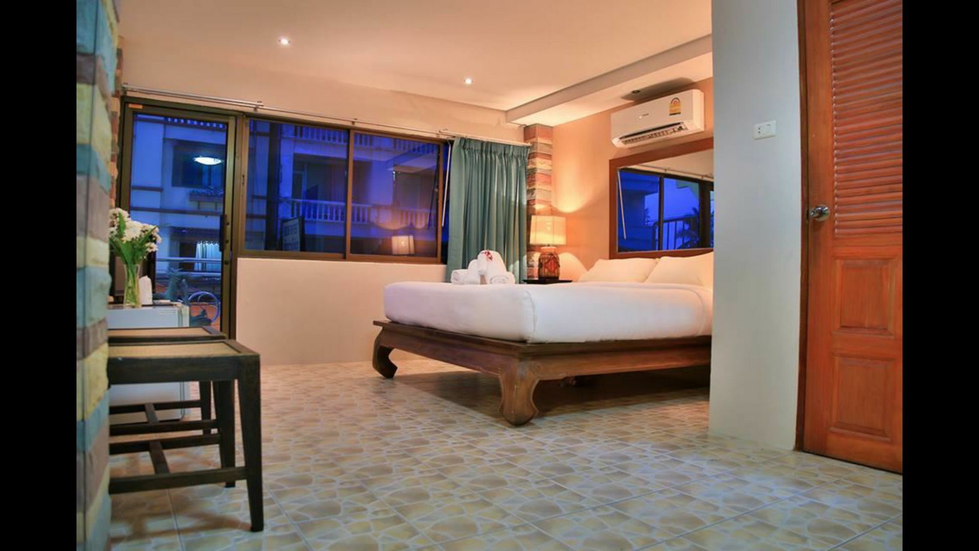 Avenue Beach Hotel Jomtien Beach Dış mekan fotoğraf